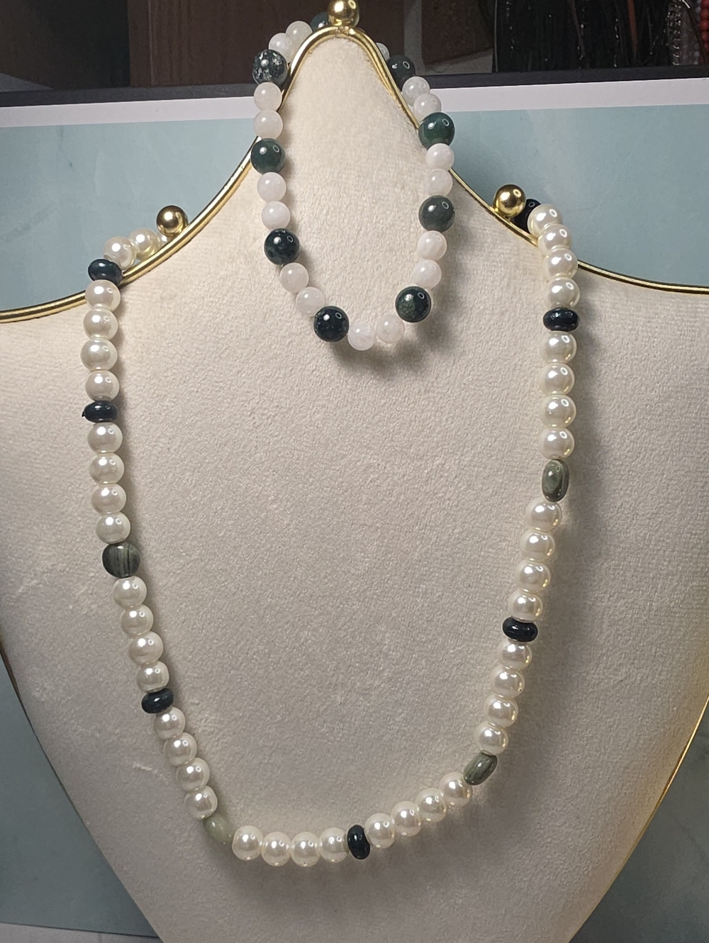 Elegant White Pearl Necklace and Bracelet Set with Green Accents